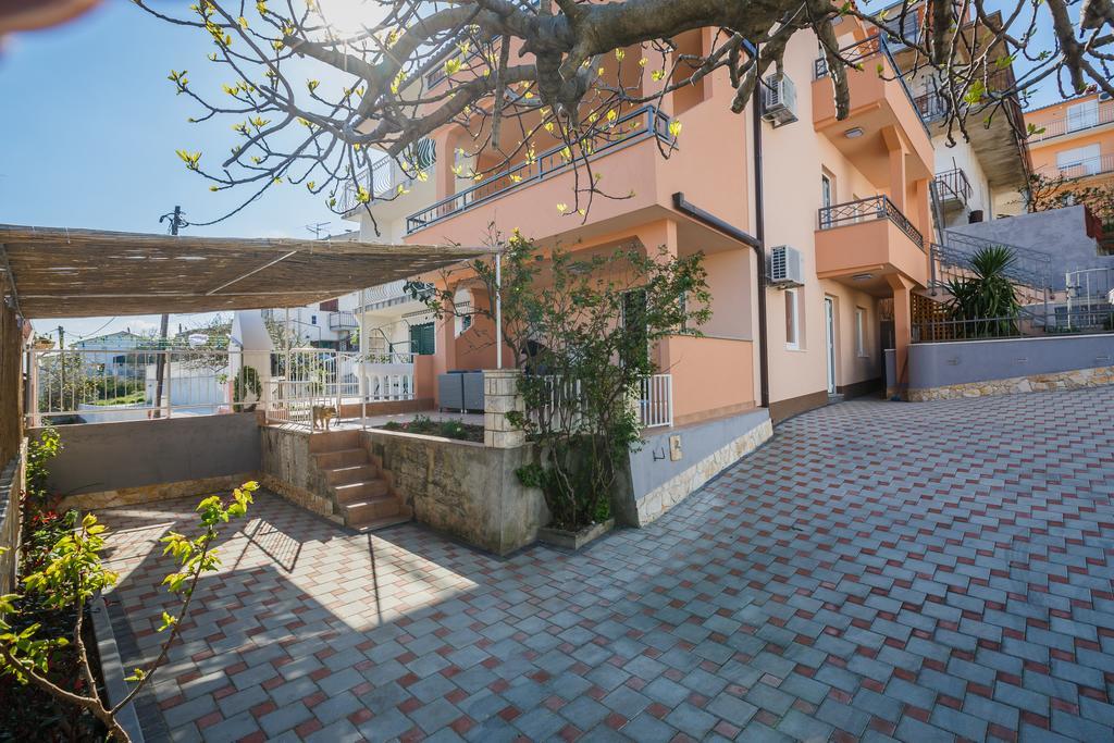 Apartments Viljac Trogir Zewnętrze zdjęcie